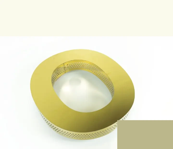 Takavalaistu tasokirjain sivurei’illä