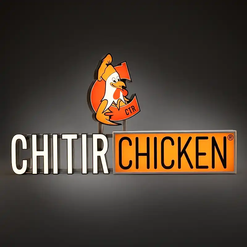 Mittatilaustyönä valmistettu valolaatikko ja valomainos Chitir Chicken -ravintolalle